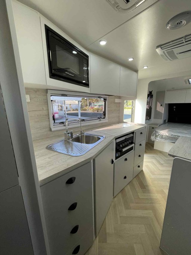 Pro RV Kookaburra 21'6 BUSH PACK - Image 5