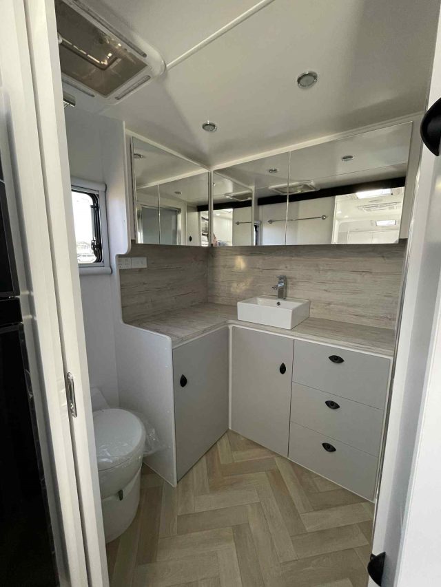 Pro RV Kookaburra 21'6 BUSH PACK - Image 6